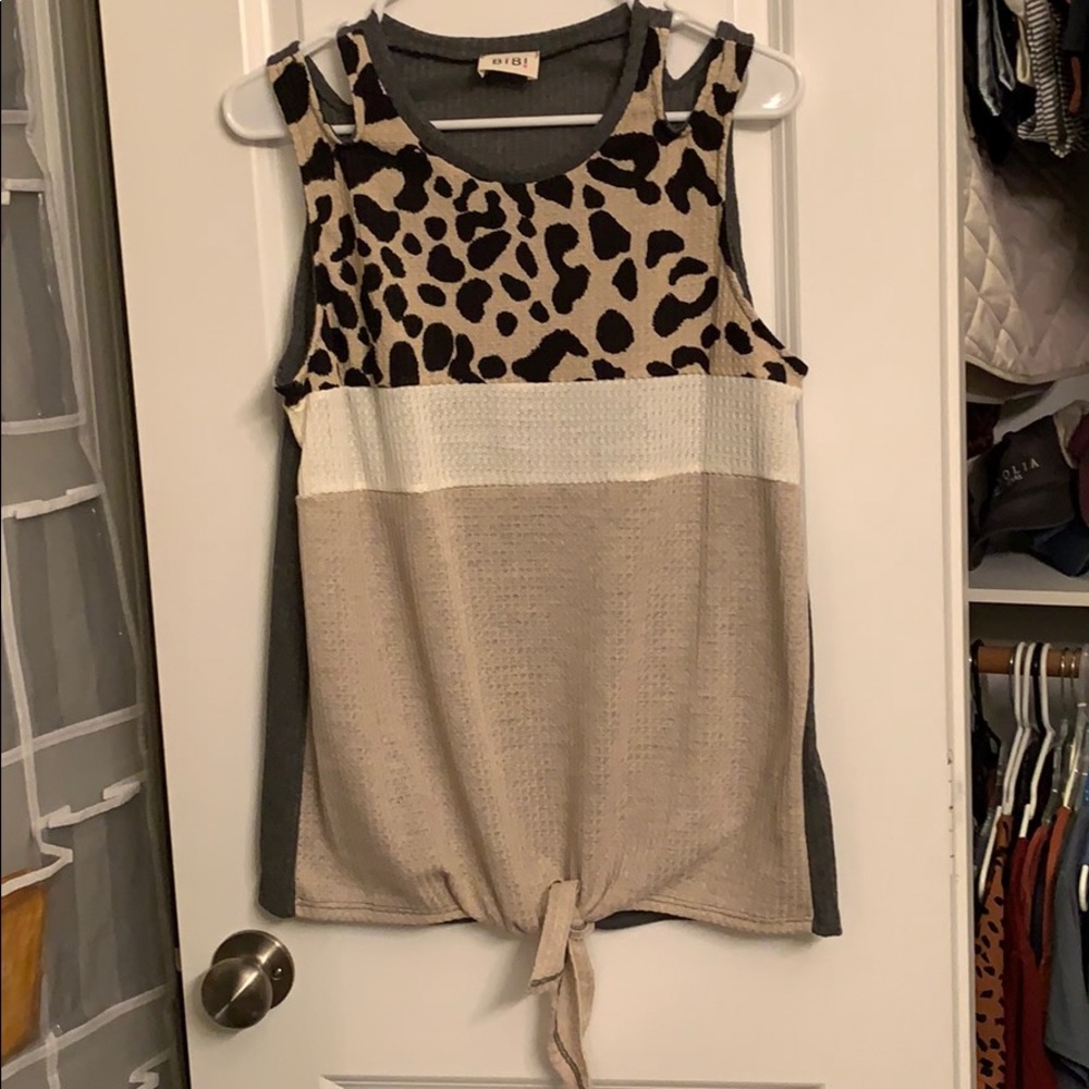 Multi-colored leopard tank